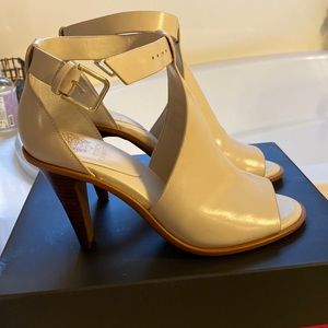 Vince Camuto Peep Toe